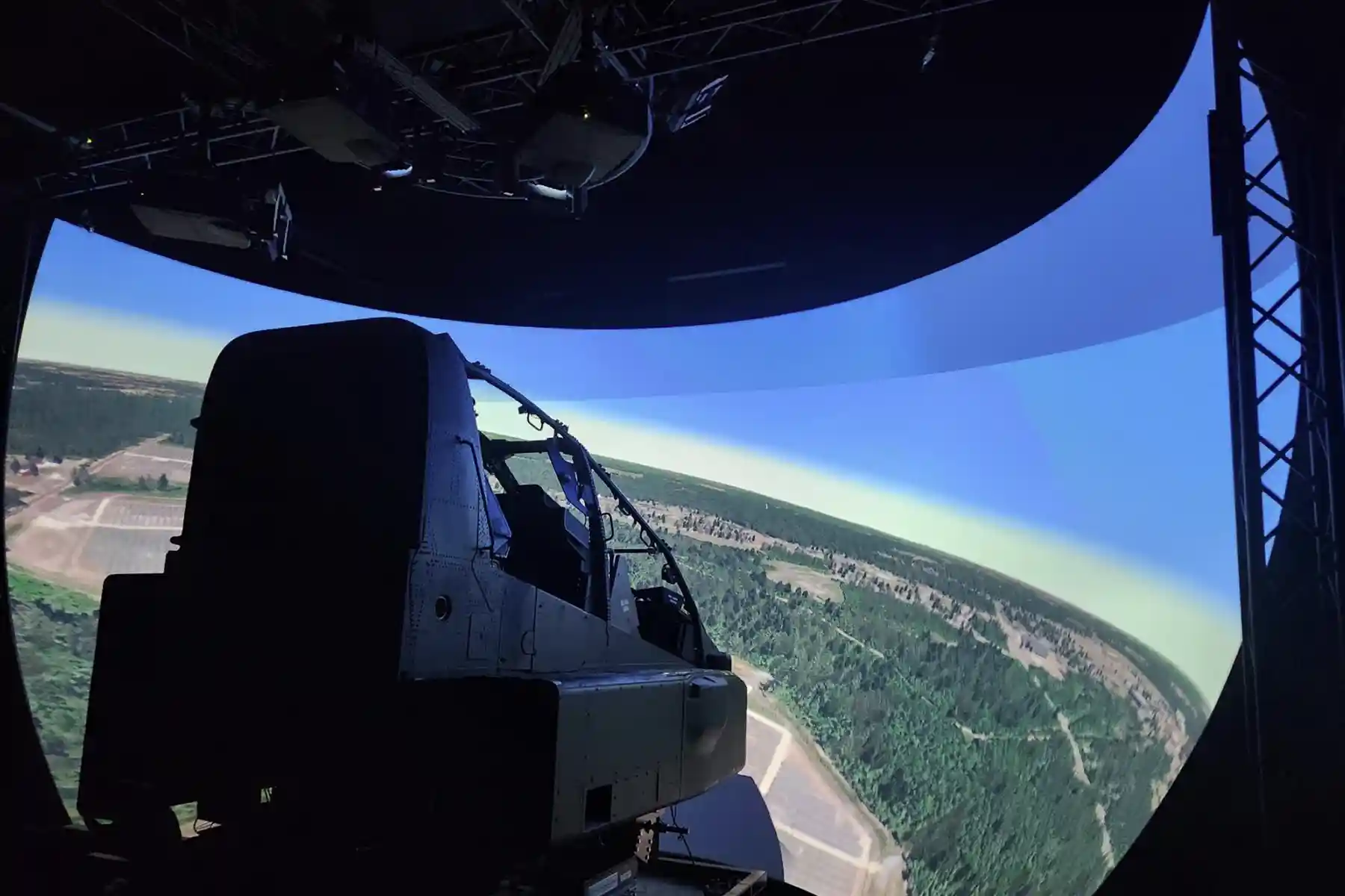 Flight simulator dome projection display calibrated with Scalable Display Manager
